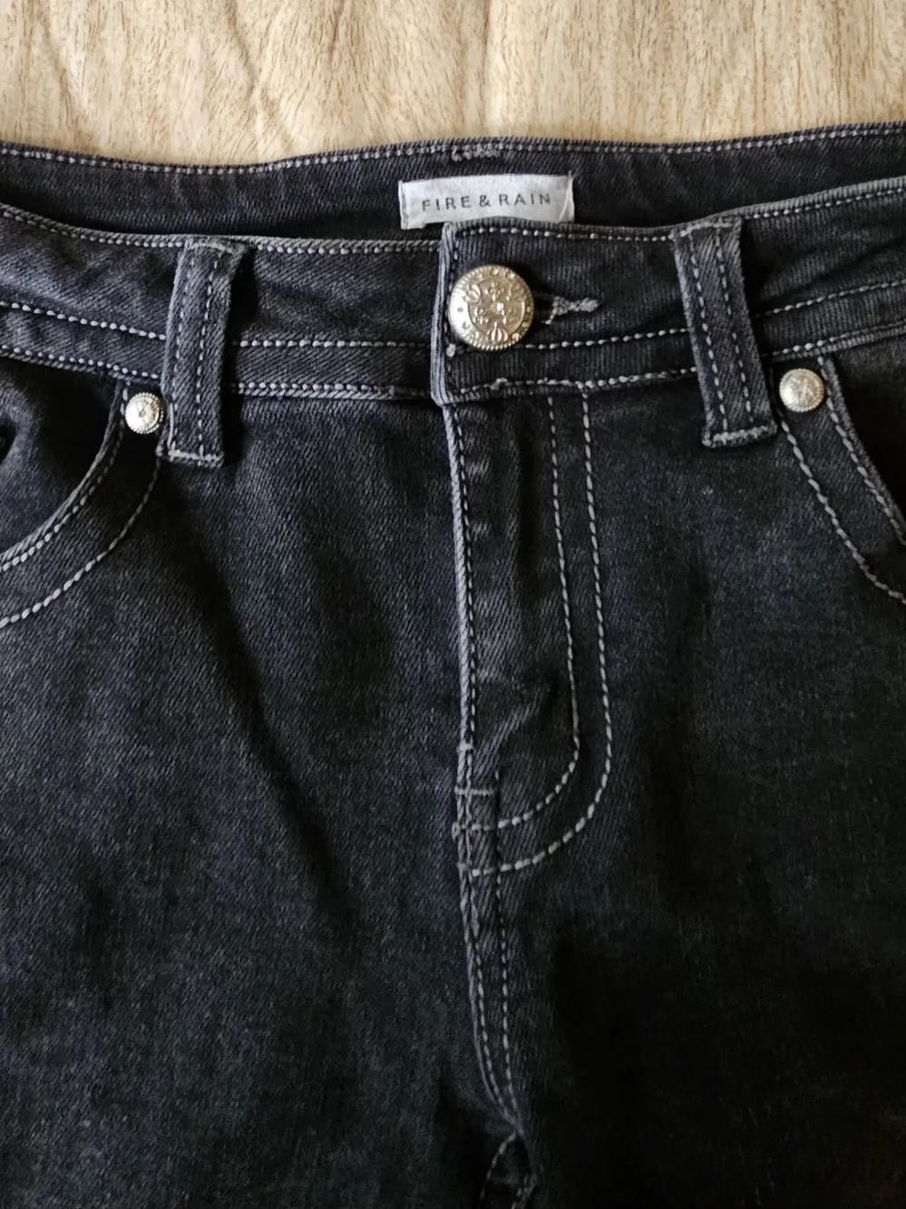 Fire & Rain Y2K Black Flare Jeans Angel Wing Rhinestone Pockets Size 11 - Picture 3 of 16